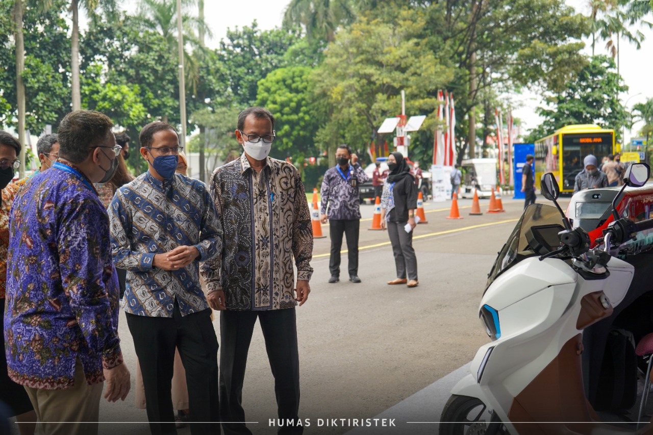 Laptop Merah Putih Di Pameran Hakteknas Ke-27, Solusi Digital Untuk ...