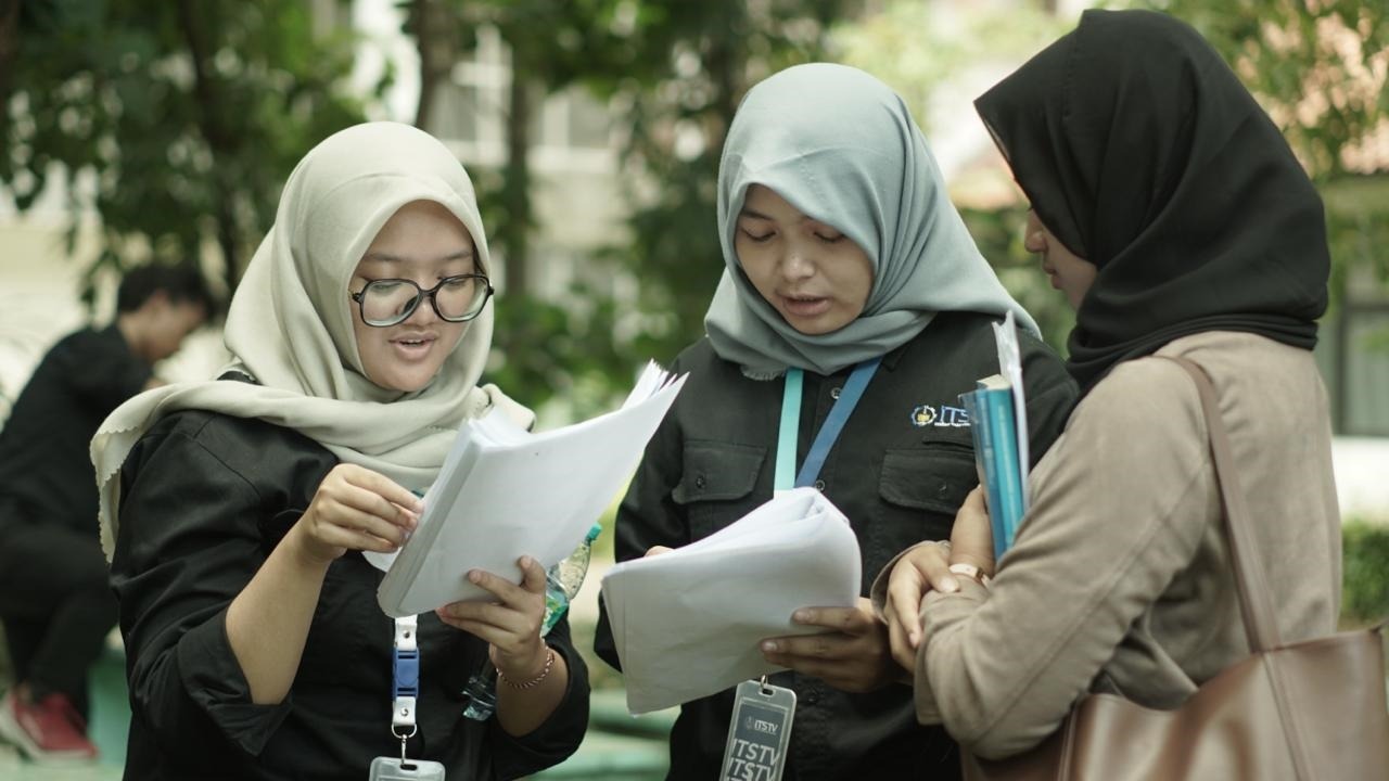 Tepy Lindia Nanta Tengah Saat Bekerja Sebagai Salah Satu Kru Its Tv